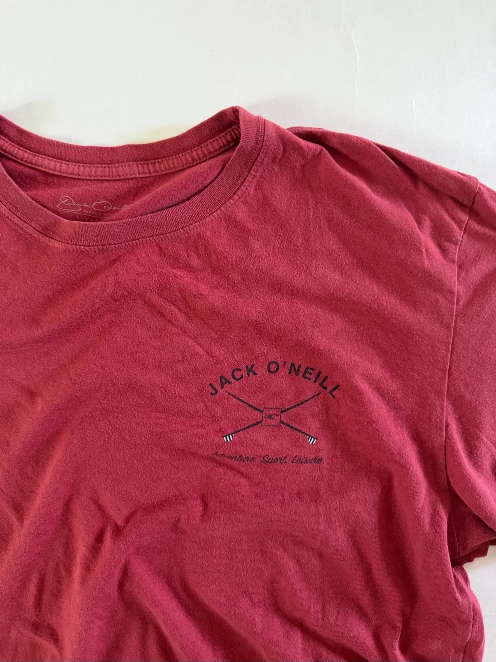O'Neill Men's Short Sleeve Crew Tee in Deep Red